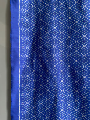 Length of blue silk (342 x 98cm)