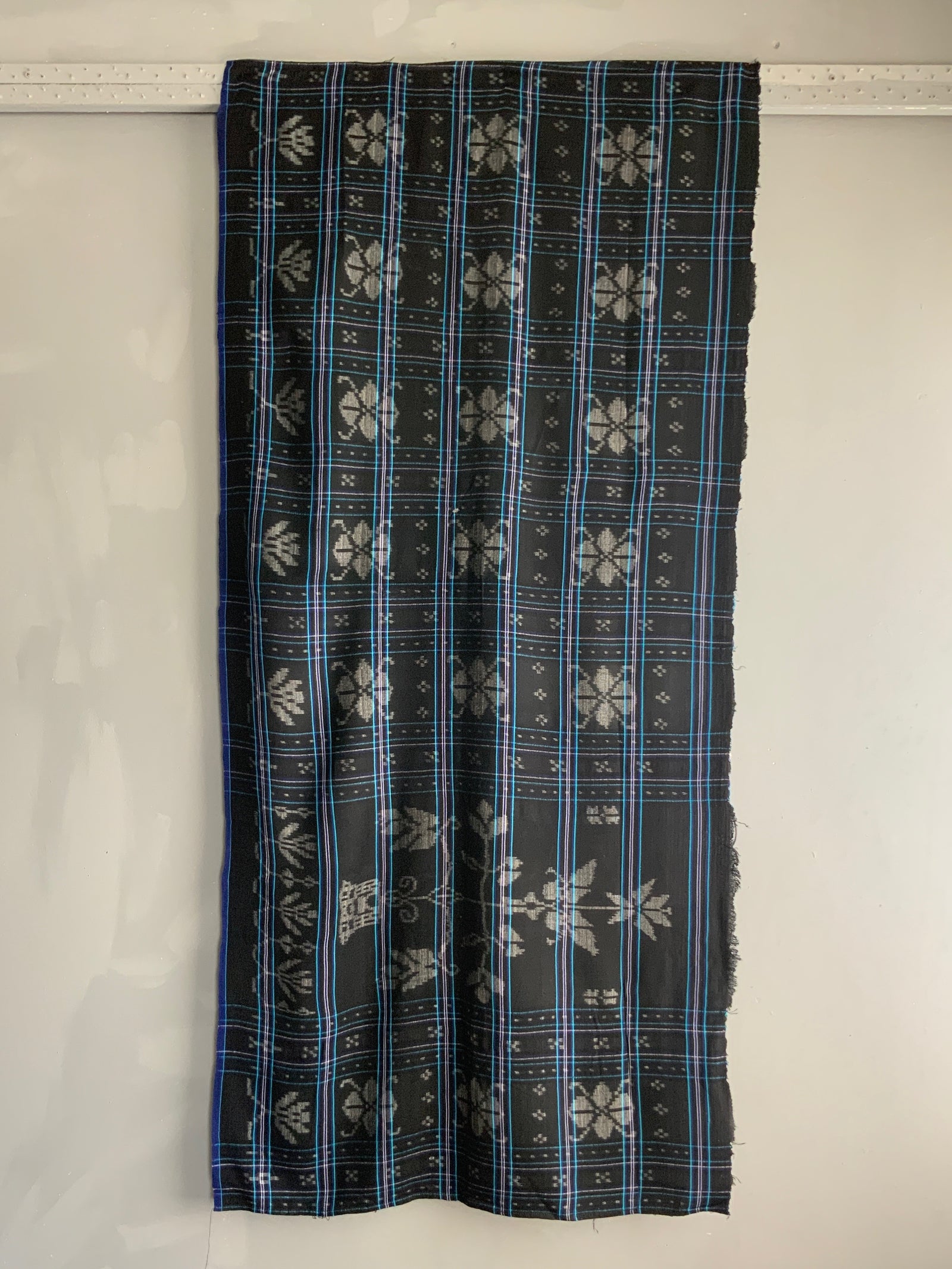 Indonesian Flores ikat motif cloth (147 x 70cm)