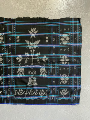 Indonesian Flores ikat motif cloth (147 x 70cm)