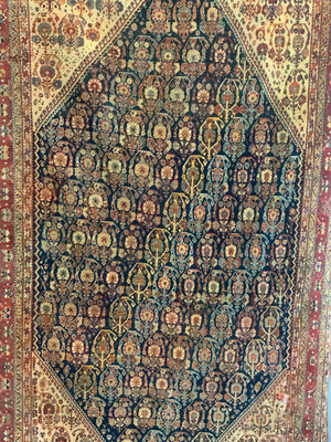 Shiraz Gashguli Gashgai rug (238 x 133cm)