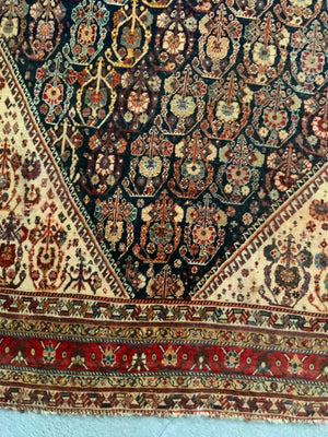 Shiraz Gashguli Gashgai rug (238 x 133cm)