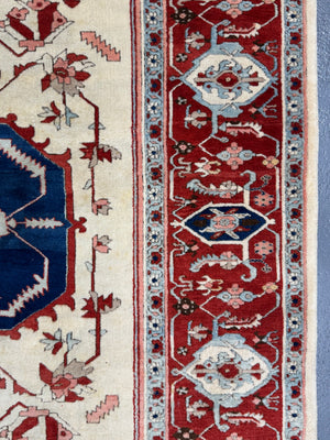 High quality Serapi type Turkish carpet (352 x 270cm)