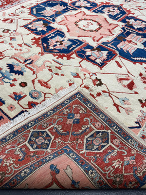 High quality Serapi type Turkish carpet (352 x 270cm)