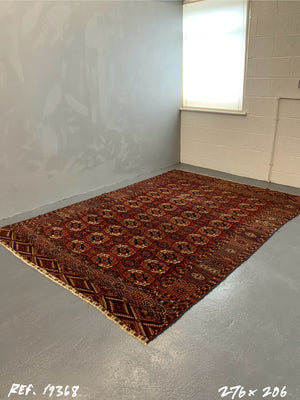 Antique Turkmen Tekke small carpet (276 x 206cm)