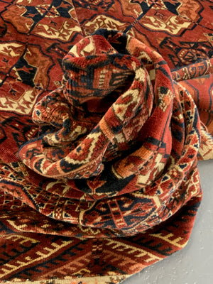 Antique Turkmen Tekke small carpet (276 x 206cm)
