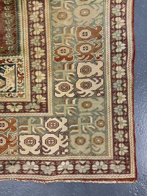 Turkish Ghiordes antique rug (160 x 115cm)