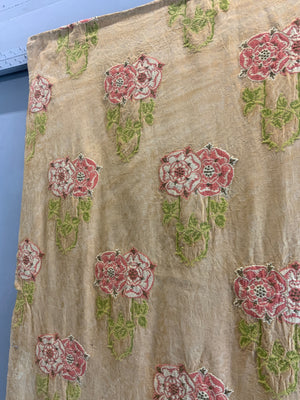 Tudor rose silk brocade (230 x 123cm)