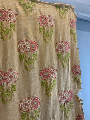 Tudor rose silk brocade (230 x 123cm)