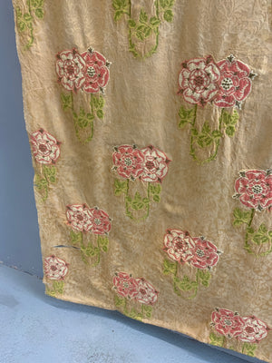 Tudor rose silk brocade (230 x 123cm)