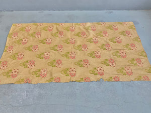 Tudor rose silk brocade (230 x 123cm)