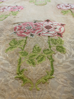 Tudor rose silk brocade (230 x 123cm)