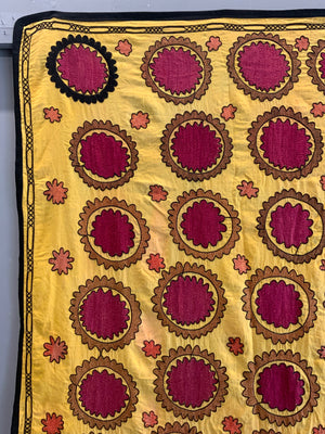 Taşkent vintage large Suzani (224 x 198cm)