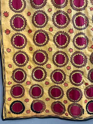 Taşkent vintage large Suzani (224 x 198cm)