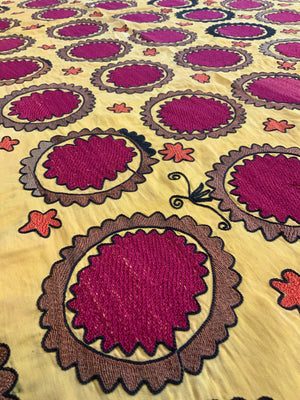 Taşkent vintage large Suzani (224 x 198cm)