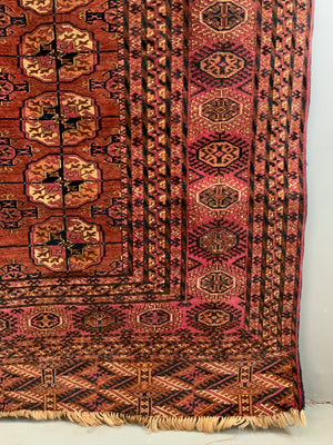 Turkmen Tekke rug (237 x 165cm)