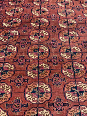 Turkmen Tekke rug (237 x 165cm)