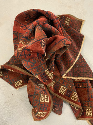 Turkmen antique Ersari Ensi rug (194 x 152cm)