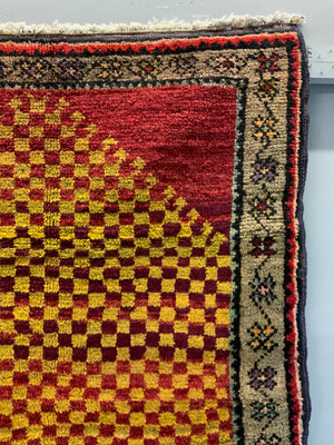 Turkish vintage chequer prayer rug (113 x 80cm)