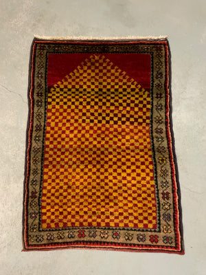 Turkish vintage chequer prayer rug (113 x 80cm)