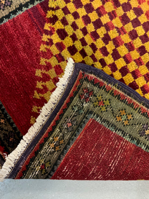 Turkish vintage chequer prayer rug (113 x 80cm)