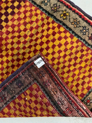 Turkish vintage chequer prayer rug (113 x 80cm)