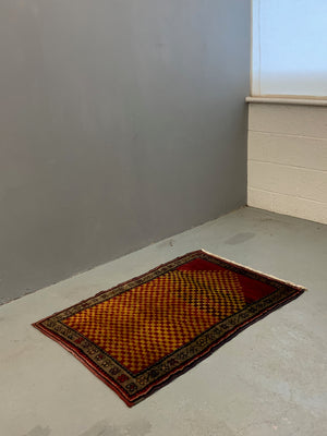 Turkish vintage chequer prayer rug (113 x 80cm)