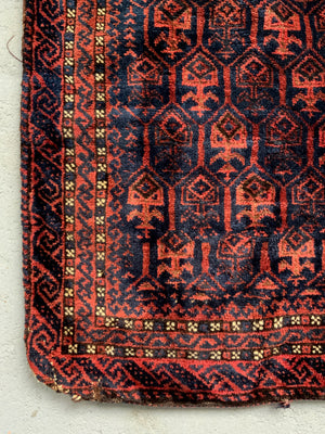 Balouch antique saddle bag (58 x 56cm)