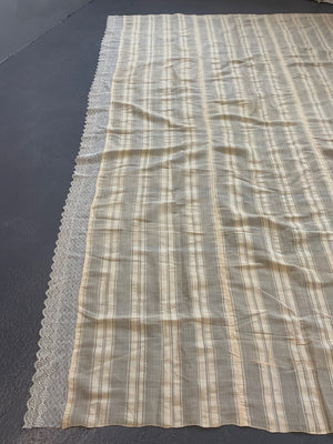 lace edged silk (246 x 163cm)