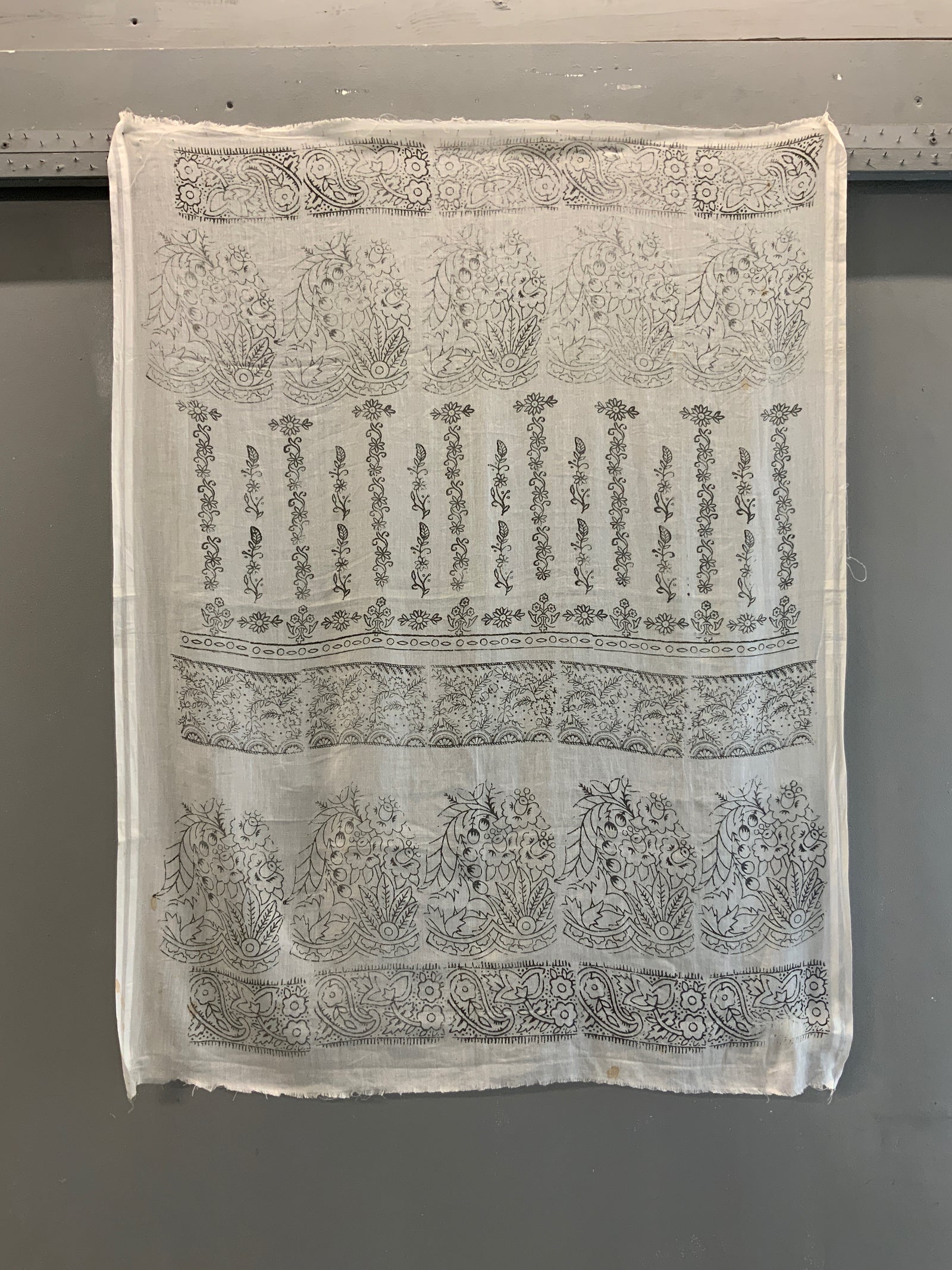 Turkish vintage block print (106 x 82cm)