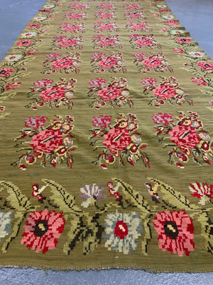 Ukrainian floral kilim (395 x 161cm)
