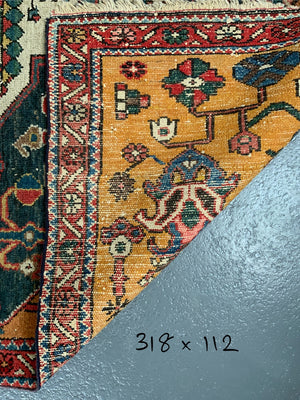 Mahal Bactiar long rug (318 x 112cm)