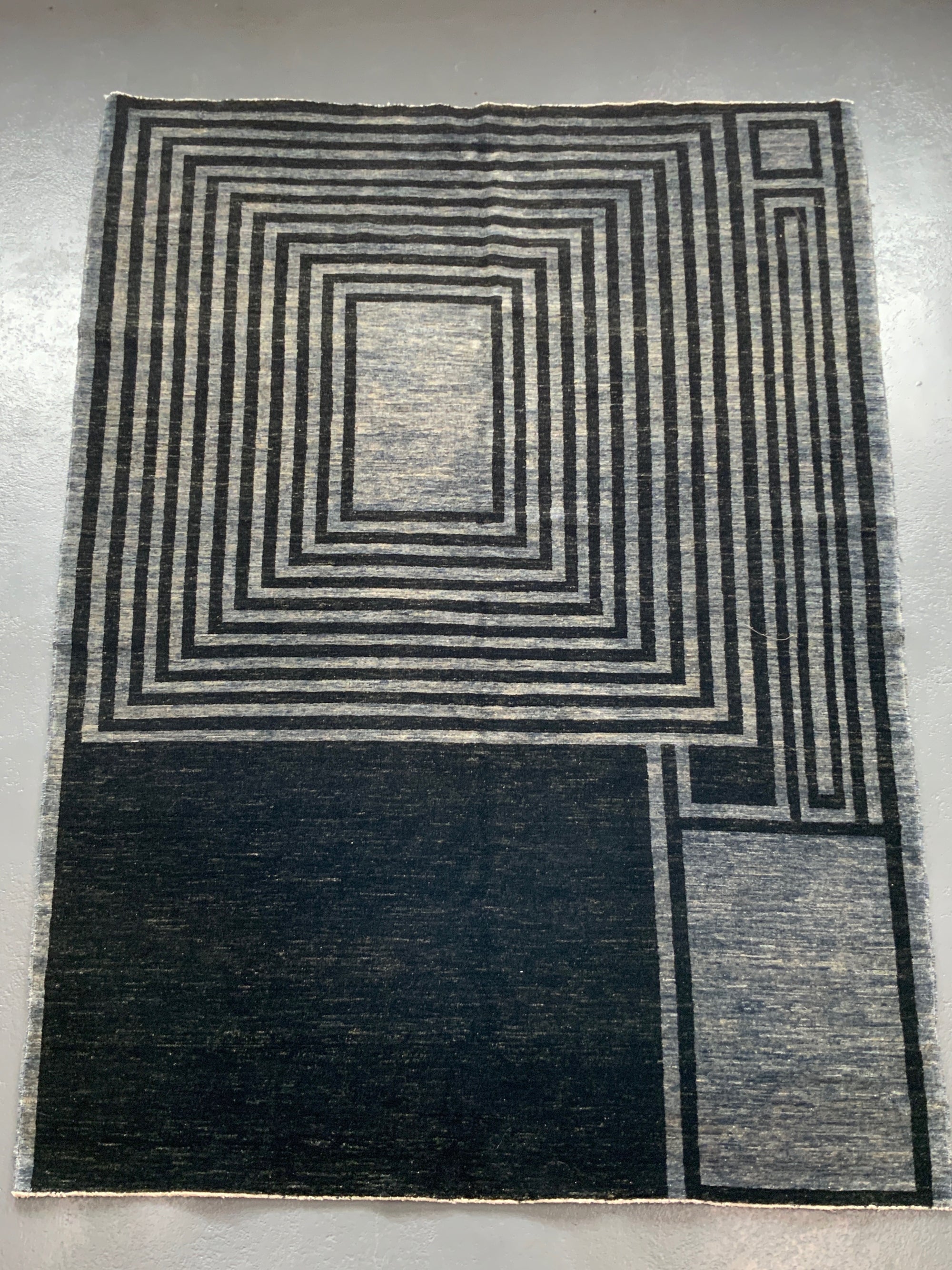 Indian hand made carpet (289 x 203cm) *new