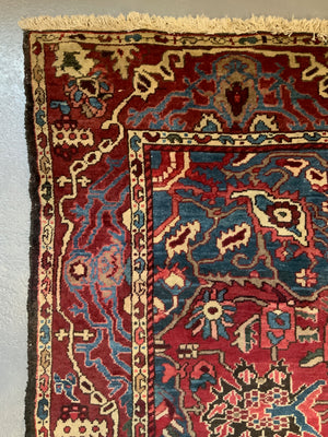 Bactiar medallion carpet (300 x 217cm)