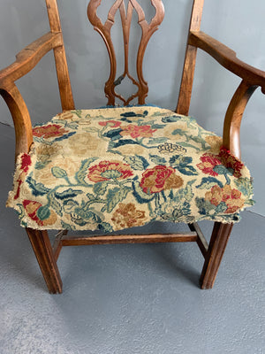 Geo III antique Chipendale chair with period needlework (90 x 63 x 46cm)