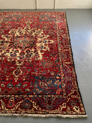Bactiar vintage medallion carpet (300 x 217cm)