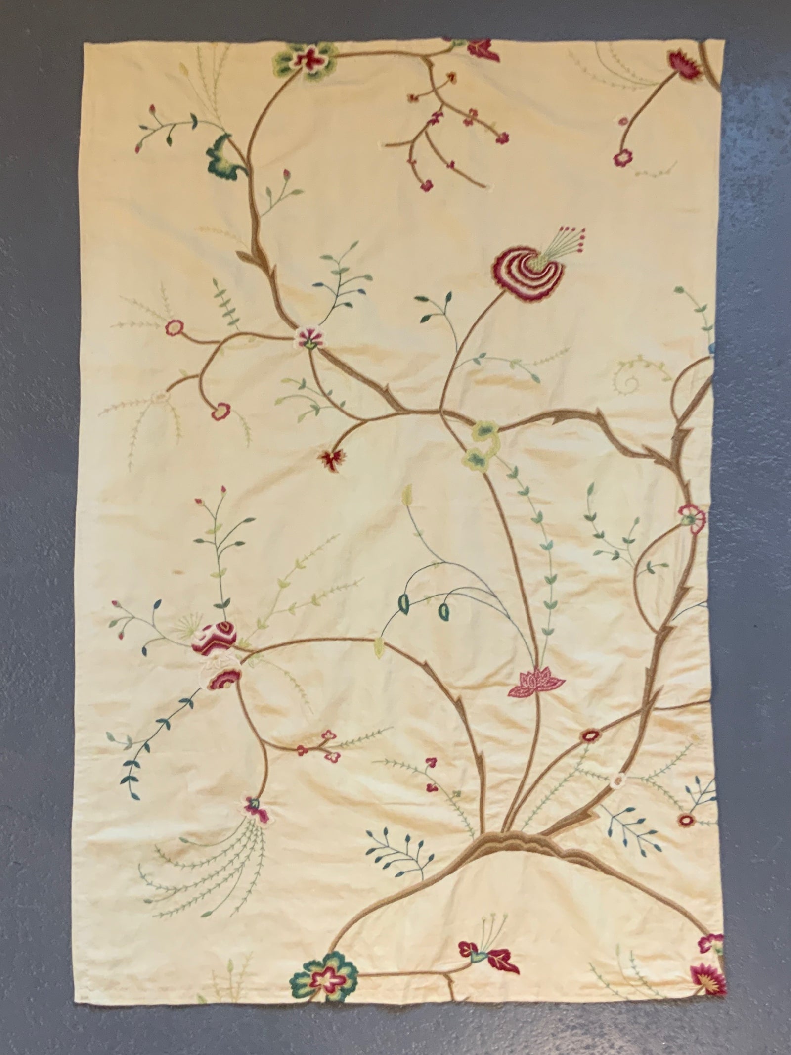 Crewel work fragment  (127 x 85cm)