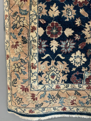 Indian Harshang design large rug (215 x 159cm)