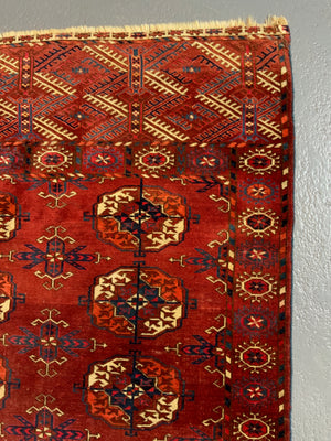 Tekke antique rug (176 x 105cm)
