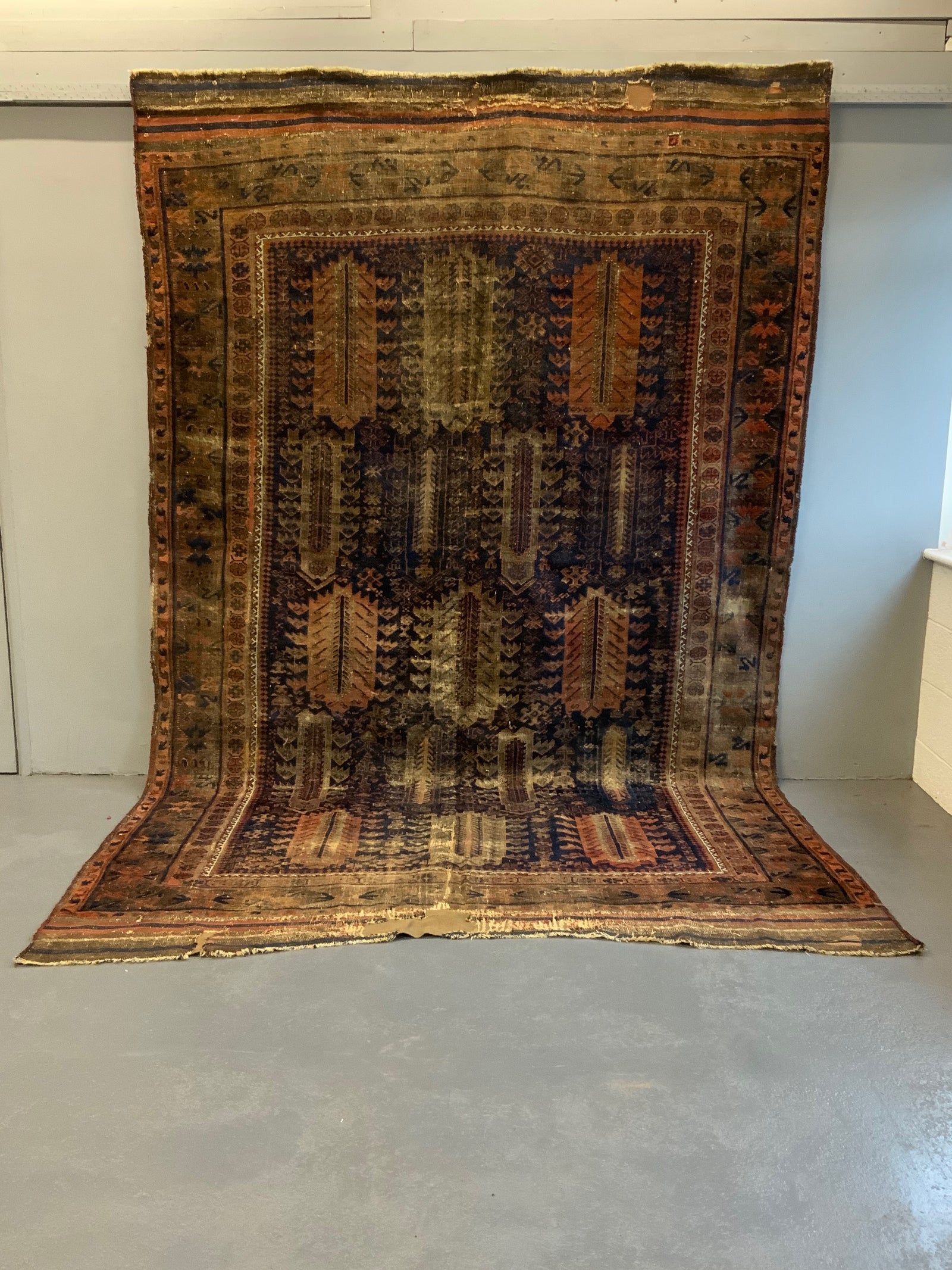 Balouch antique carpet (372 x 266cm)