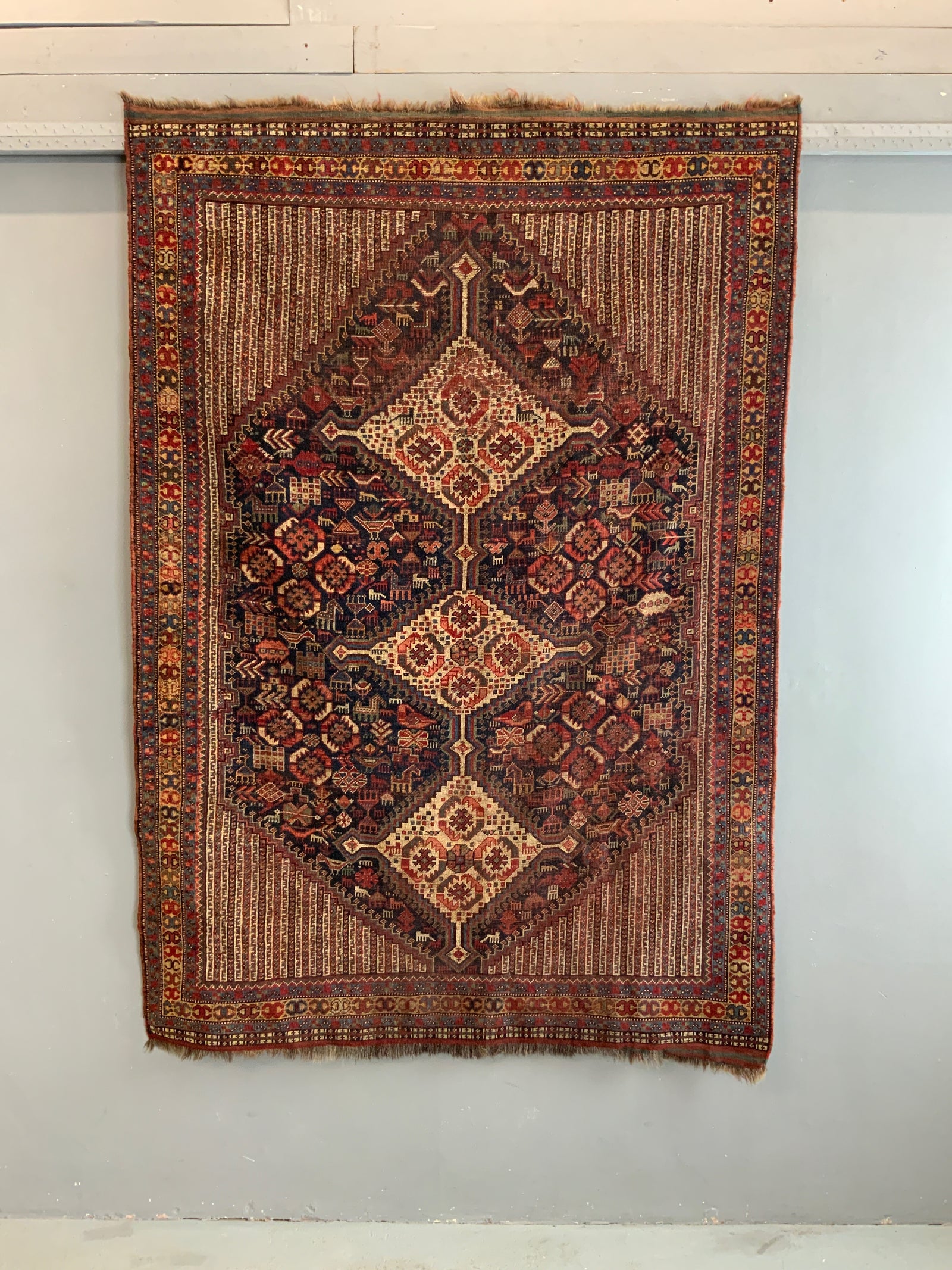 Khamseh antique rug (199 x 137cm)