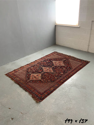 Khamseh antique rug (199 x 137cm)