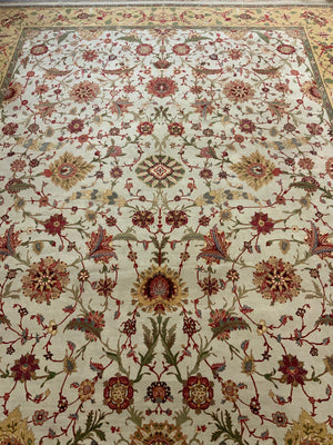 Extremely fine Obeetee pashmina carpet (396 x 317cm)