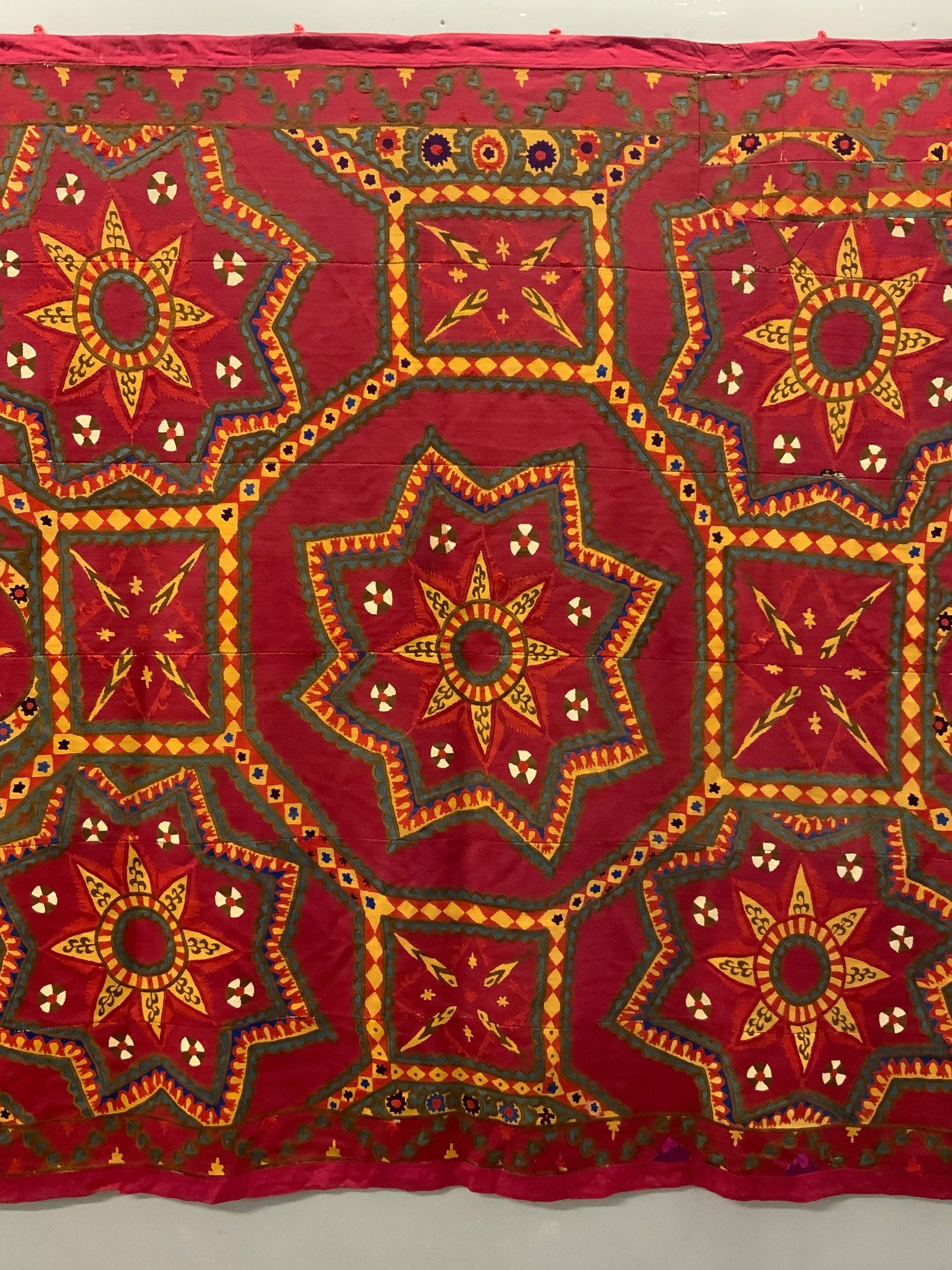 Uzbekistan Pskent suzani (202 x 229cm)