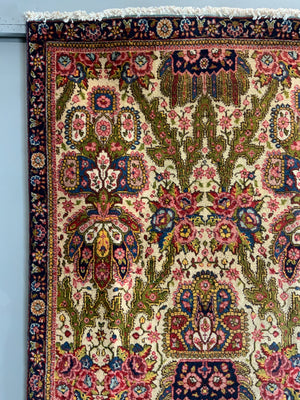 Tabriz vintage carpet (274 x 183cm)