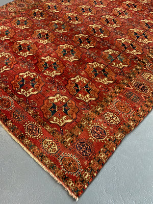 Turkmenistan antique Tekke carpet (240 x 193cm)