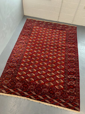 Turkmen Tekke carpet (310 x 210cm)