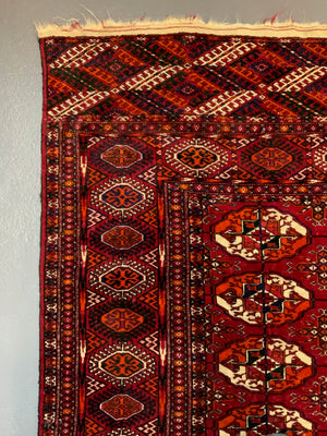 Turkmen Tekke carpet (310 x 210cm)