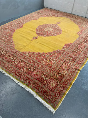 Tabriz carpet (362 x 287cm)