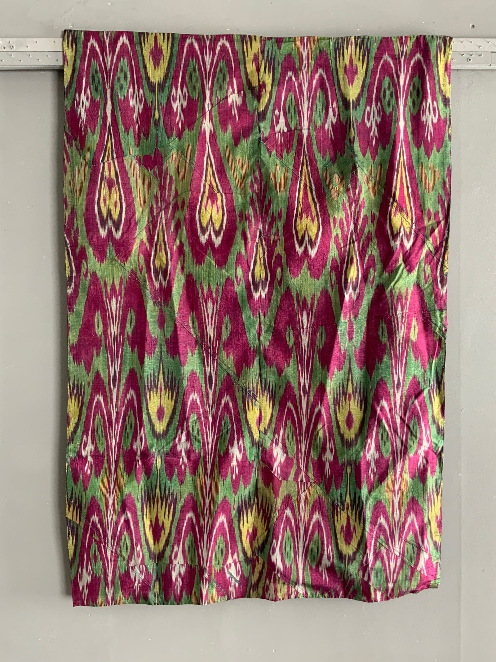 Uzbek / Tajik antique silk ikat (122 x 83cm)