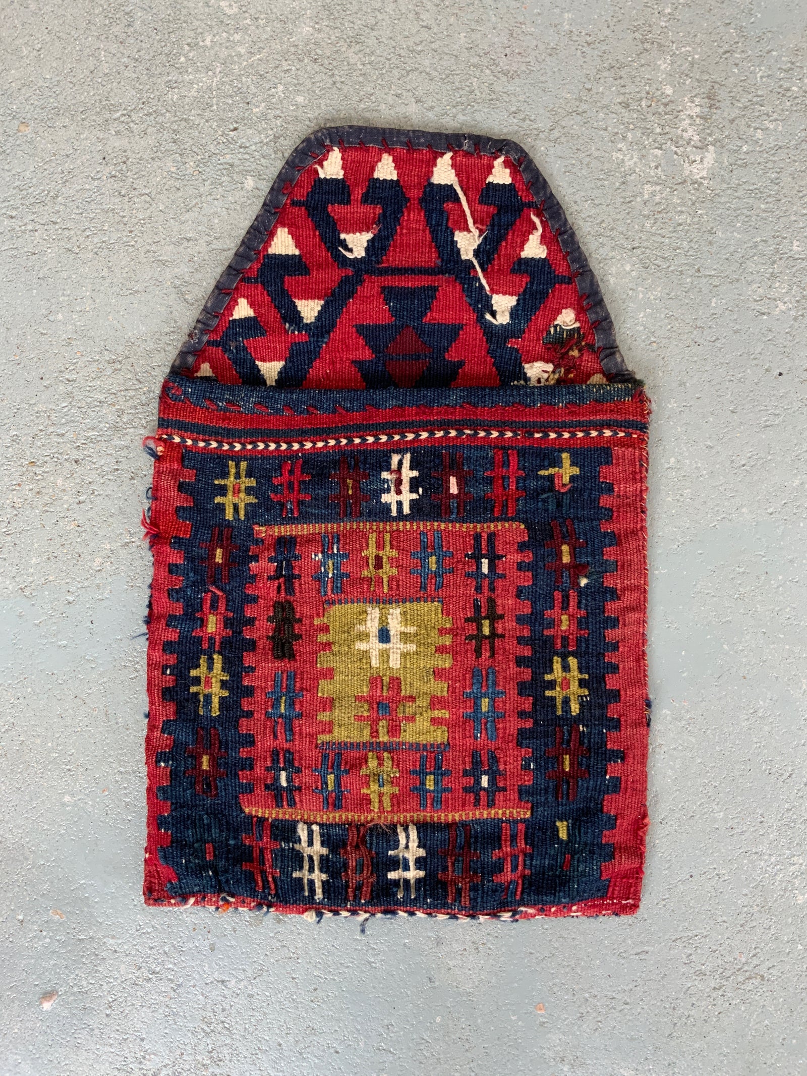 Turkish Denizli kilim shepherd's bag (38 x35cm)